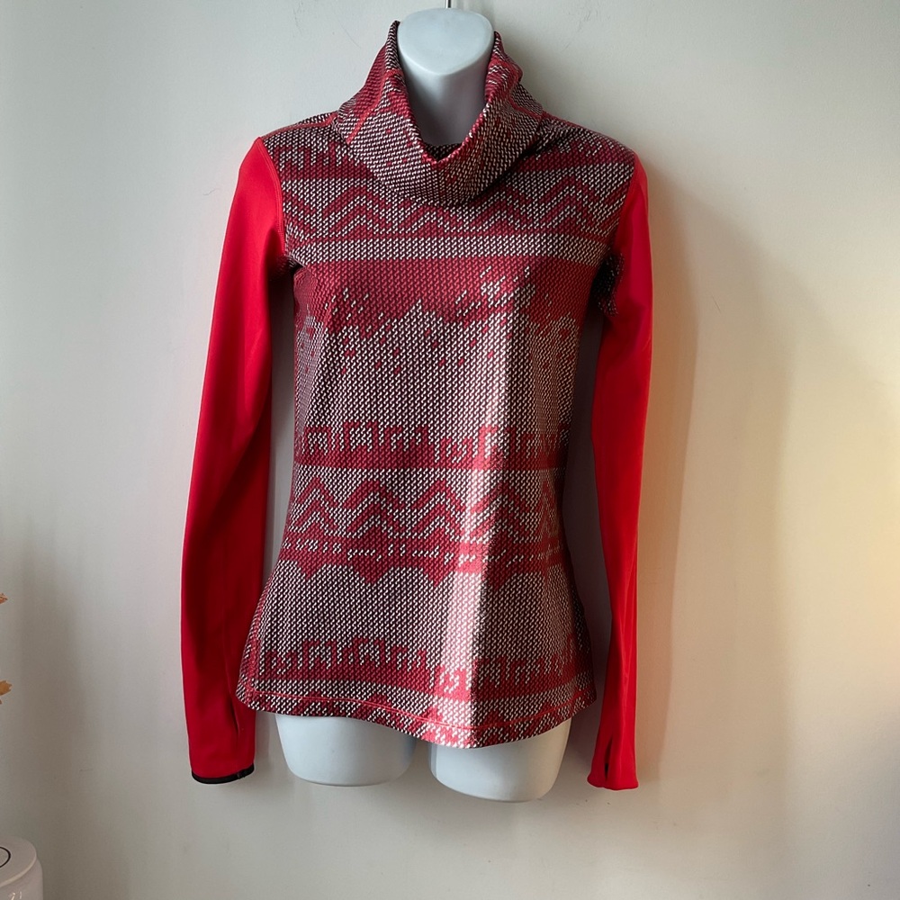 Nike Pro Hyperwarm Nordic Infinity Long Sleeve Turtleneck Sweater